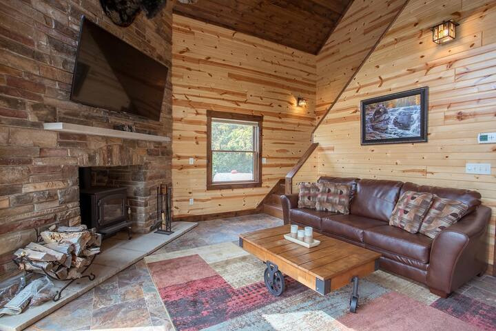 Moose Cabin at Hidden Acres