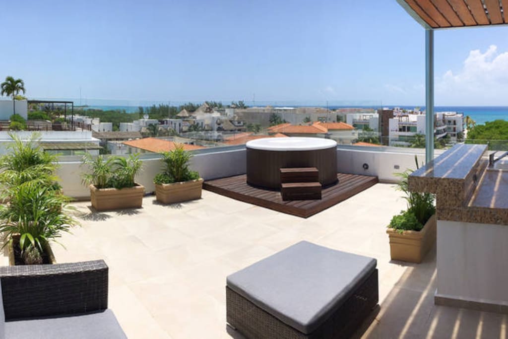 180° Ocean View Private Jacuzzi rooftop!
