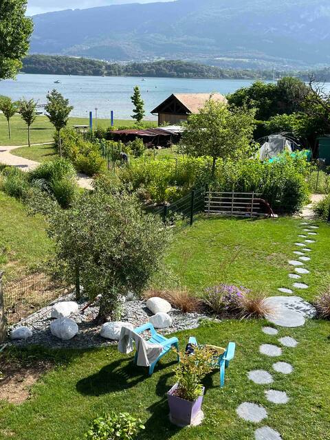 Your terrace on the beach of Lac du Bourget