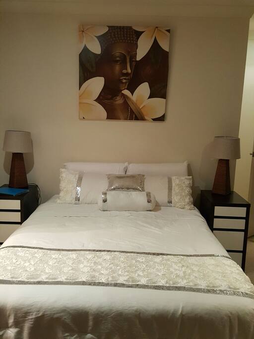 Queen Bed
