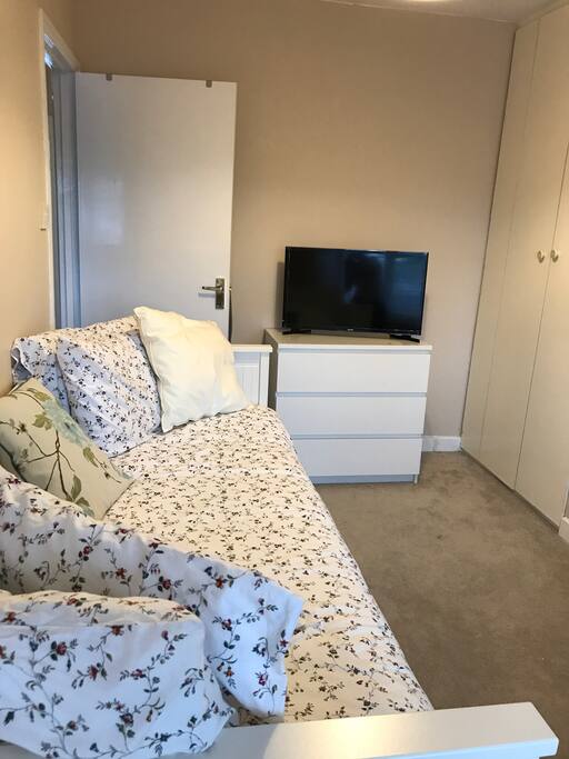 Bedroom 2 - Single/Double