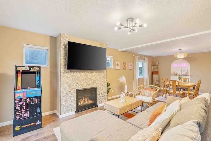 Welcoming 4BR/3.5BA – Steps from Mt. Tabor Park gallery image 2