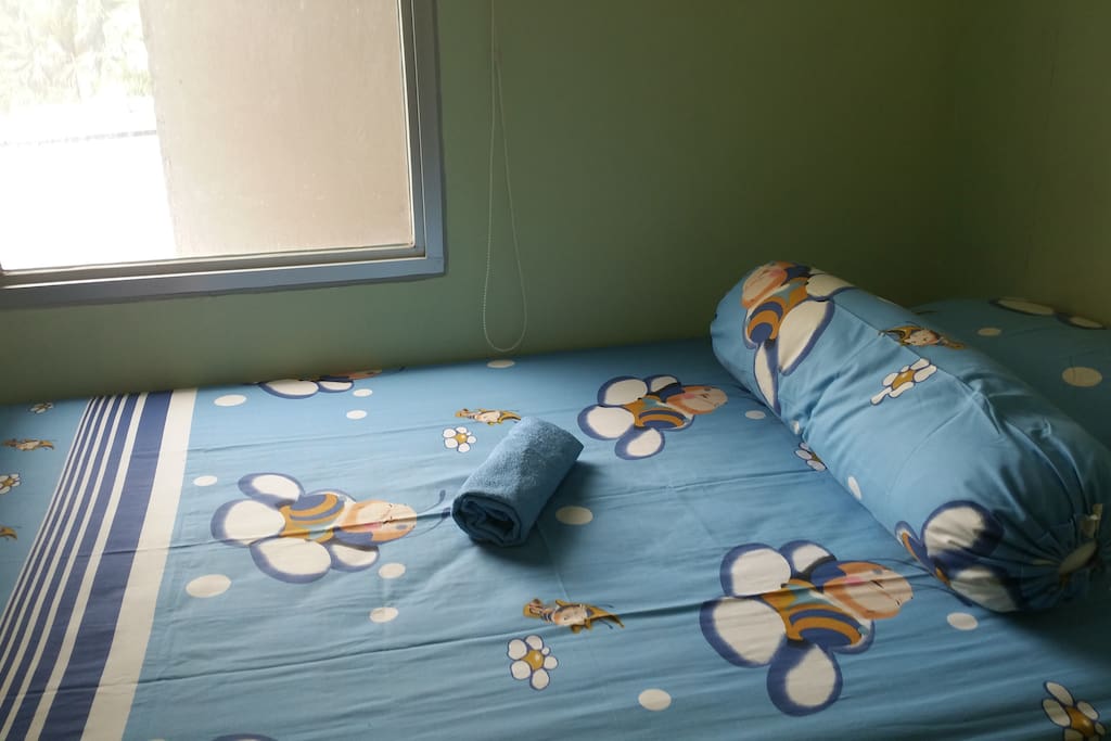 Single bed - bedroom 2