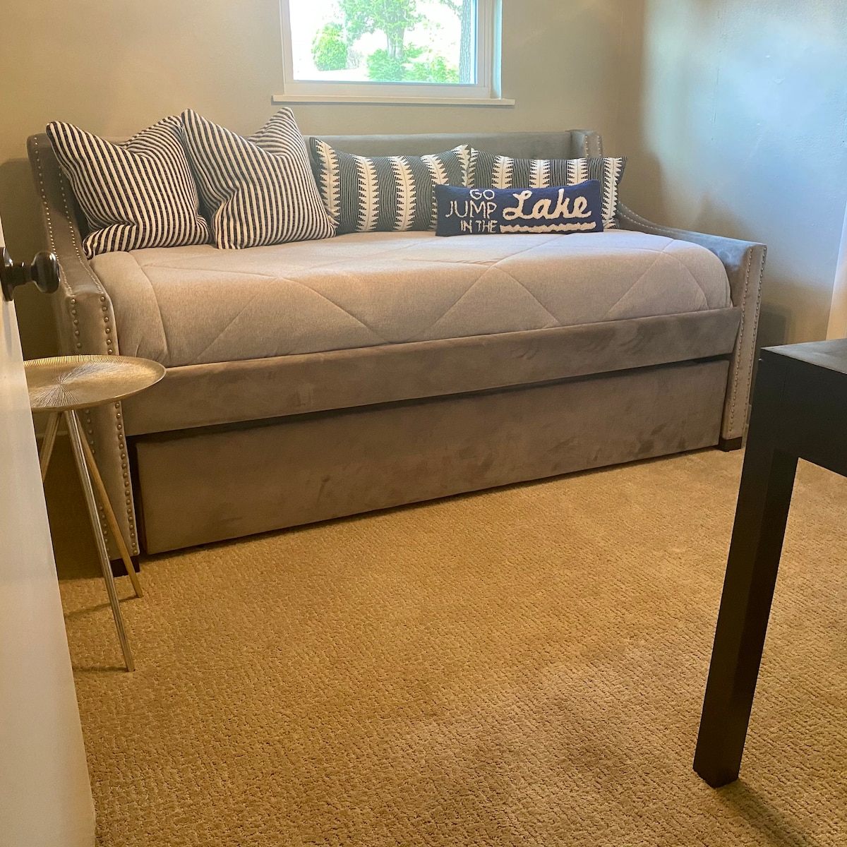 חדר שינה מס '3, מיטת יום זוגית עם מיטה זוגית.