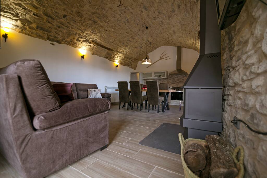 Salón con chimenea