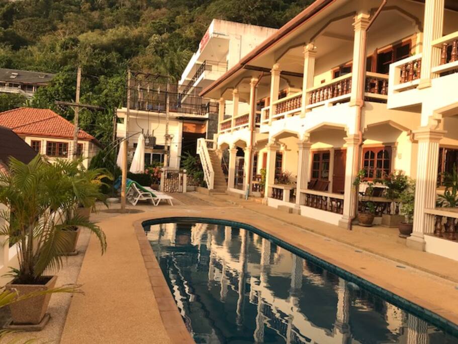 Pool in front