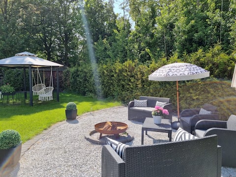 Basement apartment with private garden 3 rooms