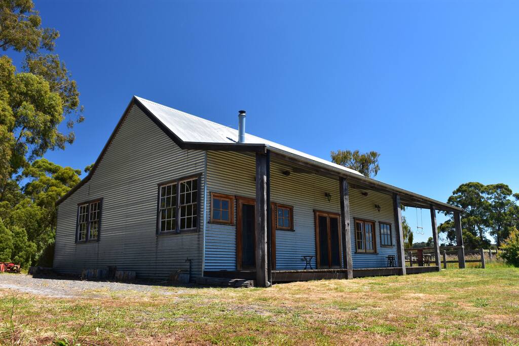 The whole house on 44ha is yours!