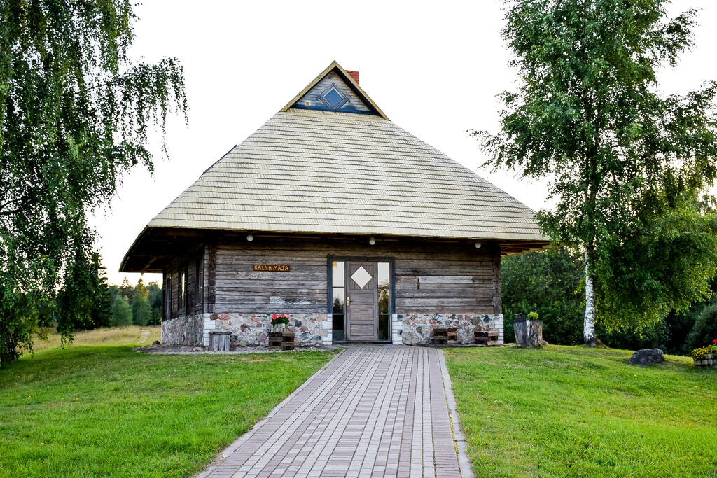 Pathway to Kalna Māja. Welcome!
