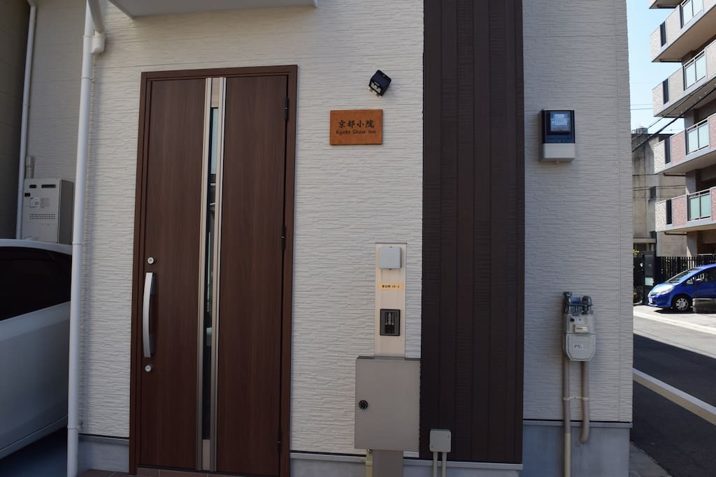 Front door 正面ドア 正门