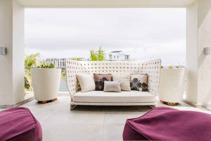 V&A Waterfront Penthouse on the Marina