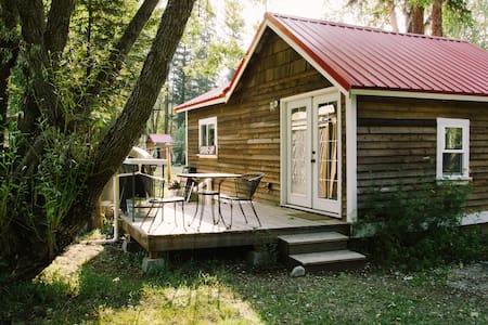 Charming Cabin close to Hiking, Lakes and Rivers