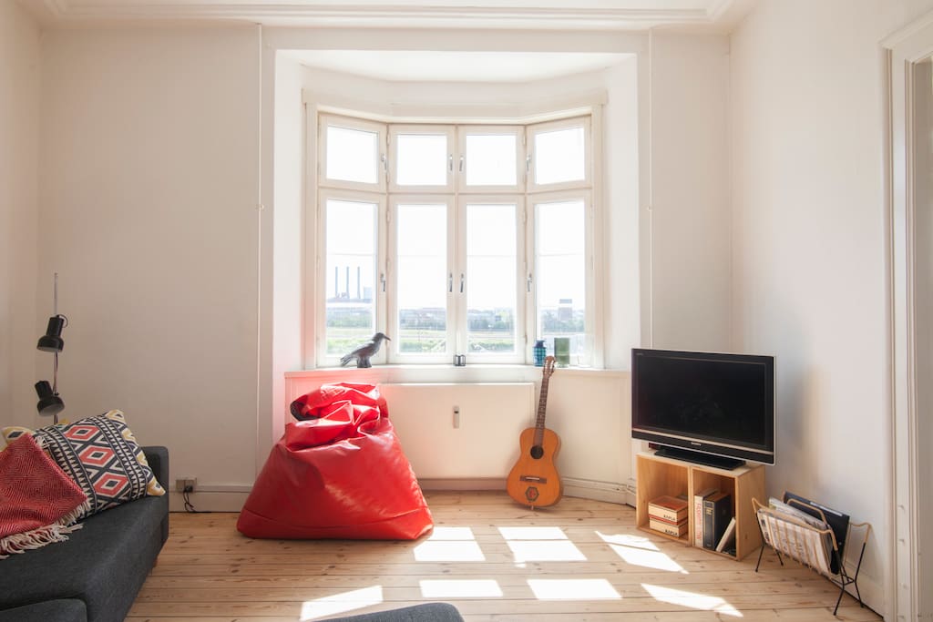 *note that this room has been refurnished and is now a childrens room with a single bed and a high junior bed incl TV and toys