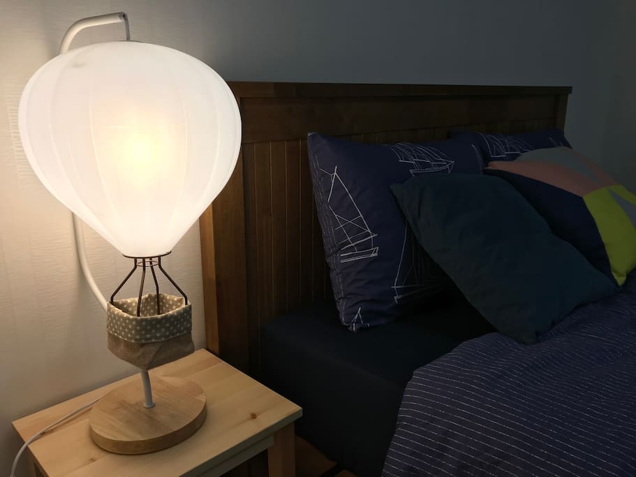 This hot air balloon lamp will take you to sweet dreams. :)