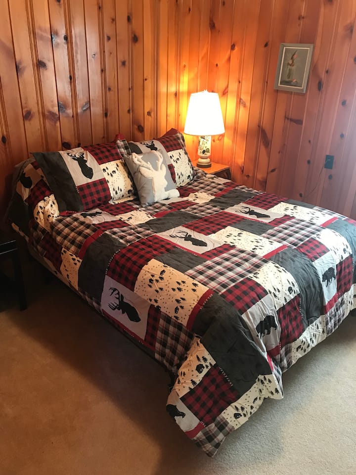 Საძინებელი № 1 - საწოლი 152 × 203 სმ