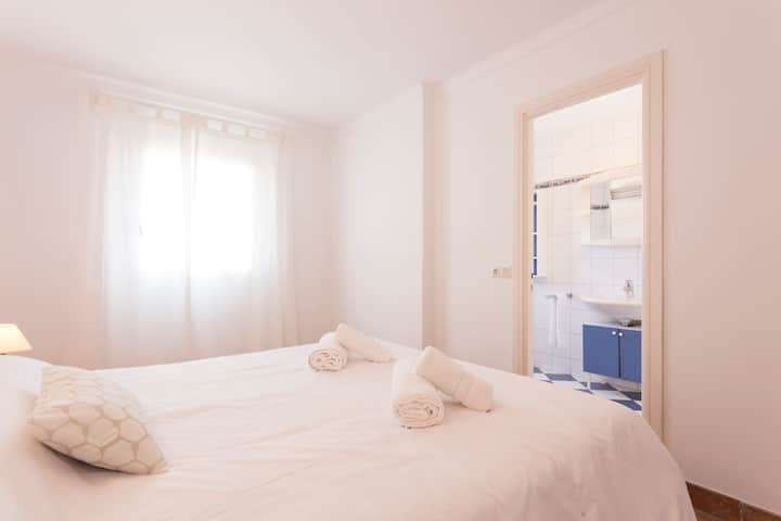 bedroom 1 ,en-suite bathroom