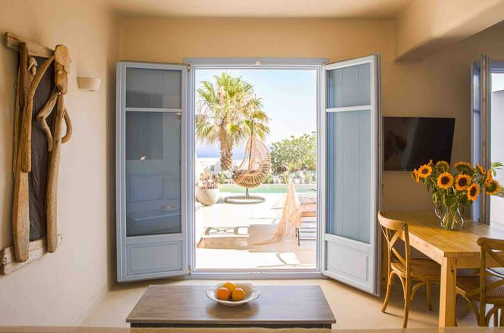 Pink Freud Villa| Luxury |Jetted Pool |Sunset View gallery image 5