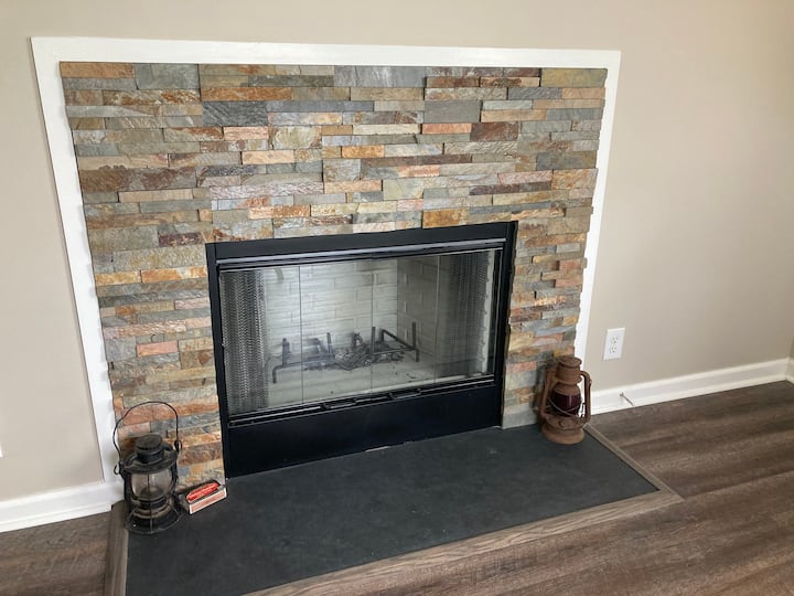 Downtown Nashville Riverfront Condo With Pool
