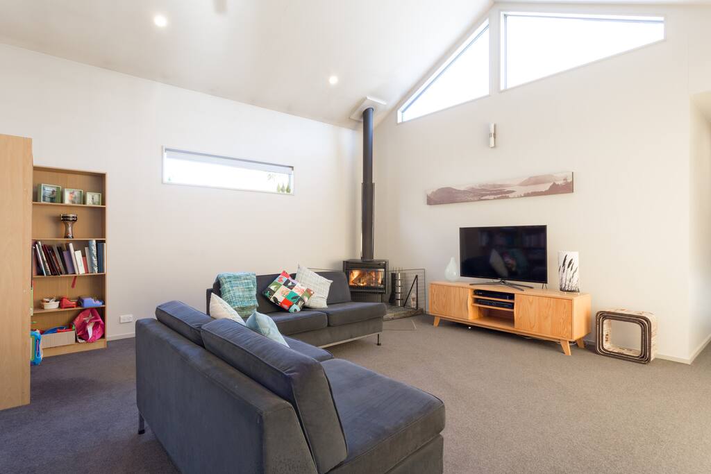 Comfortable, cosy and warm Arthurs Point retreat.