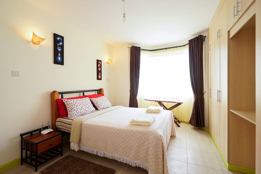 Deluxe suite with Queen size bed.