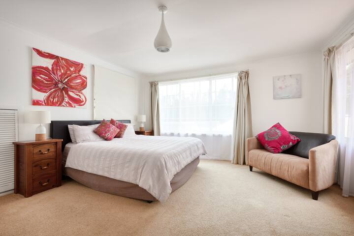 Beaumaris House private pool & Pet friendly gallery image 5