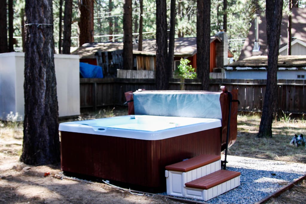 5 person hot tub with easy cover lift
