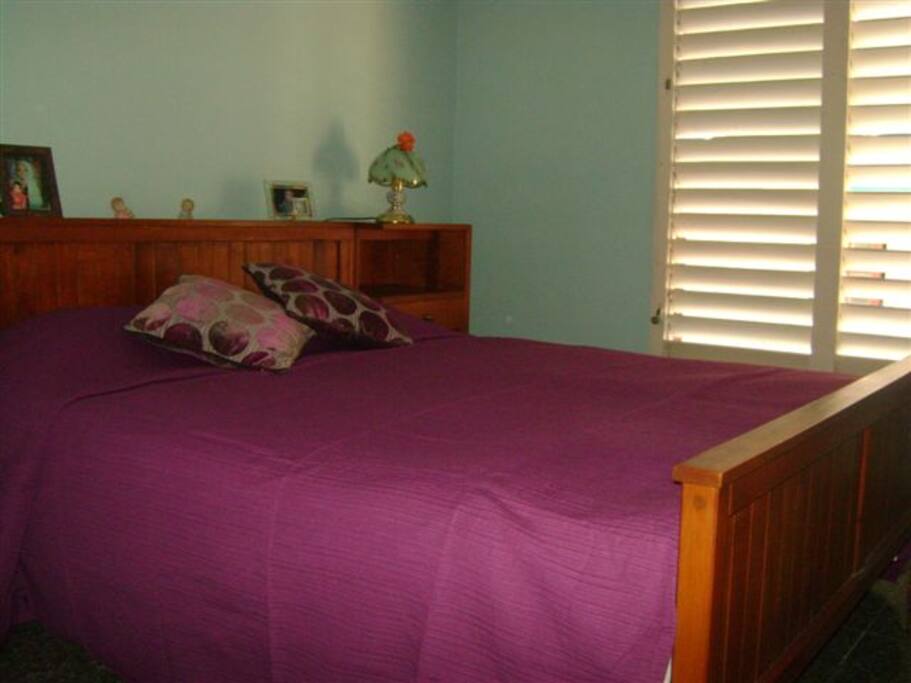 Cuarto con aire acondicionado.