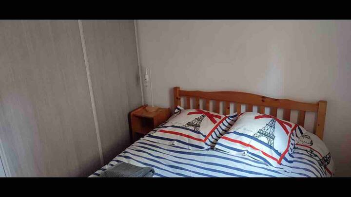 ห้องนอนด้านล่าง 