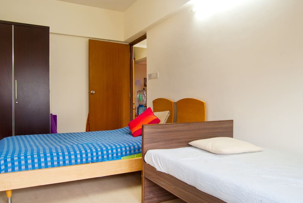 2 comfortable beds