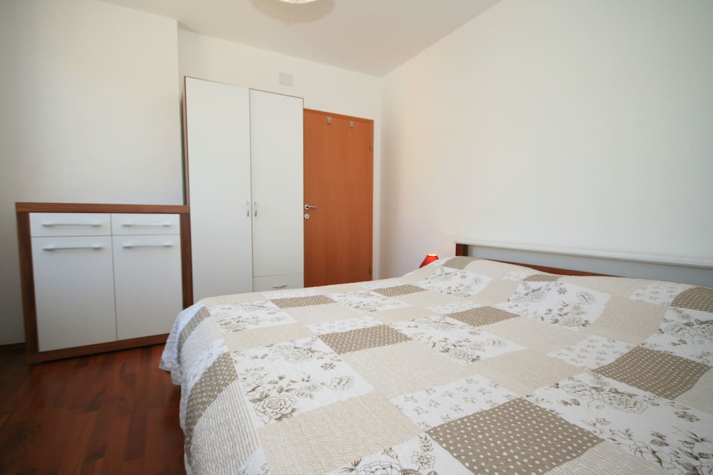 DOUBLE BEDROOM (downstairs)
