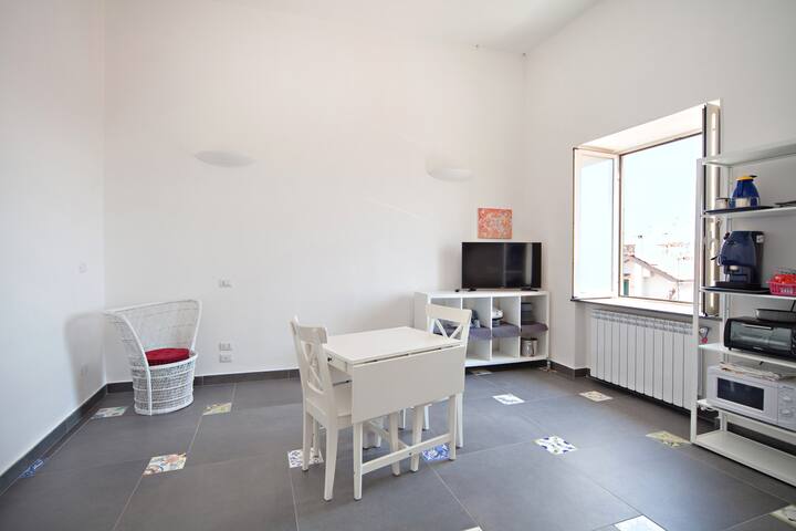 San Mattia rooftop attic – cozy & panoramic gallery image 4