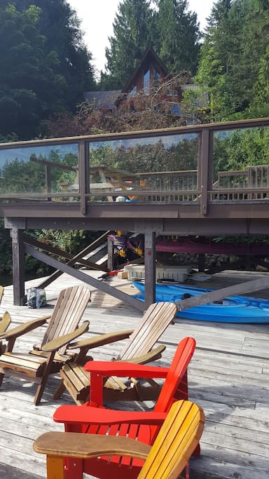 Upper deck on the dock is great for a barbeque right on the water and jumping in to the lake from a height for fun