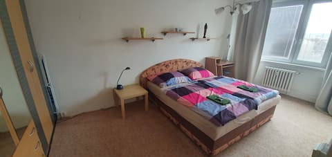 Private APT. Beroun Center. 20 km  drive to Prague