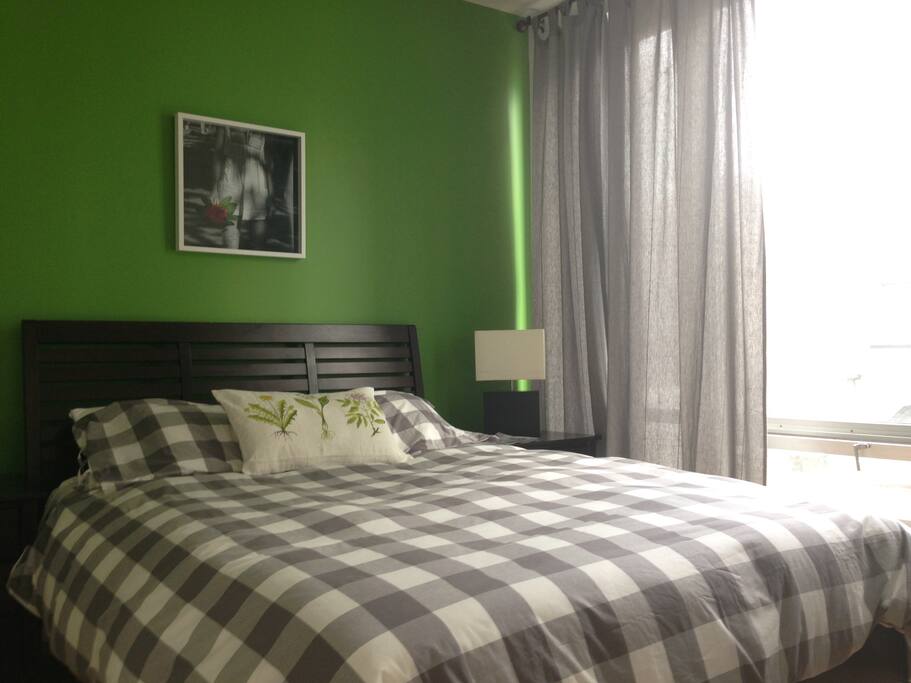 Bedroom, with walk-in closet