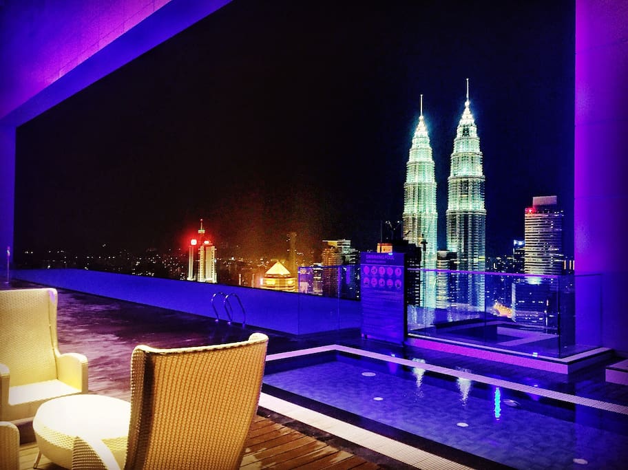 Experience this view while chilling at at the skydeck