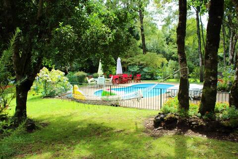 Large house in a private park minutes from downtown