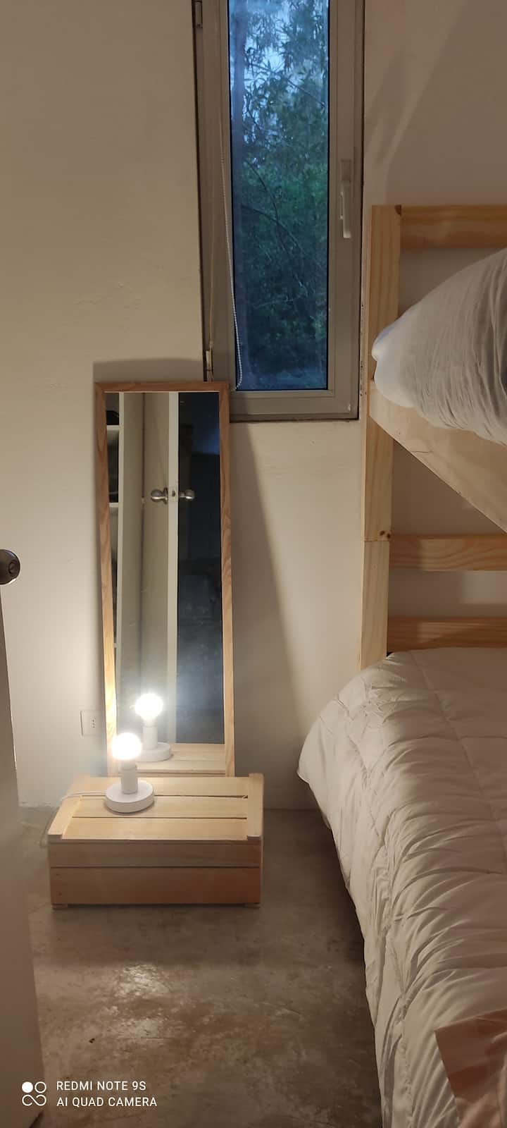 dhomë gjumi me krevat marinari