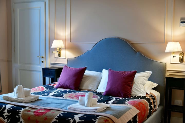 Luxury Suite Apartment of 200sqm with terrace gallery image 4