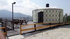 Qingliu+-+The+only+yurt%2Fblissful+view+building+in+the+middle+yurt