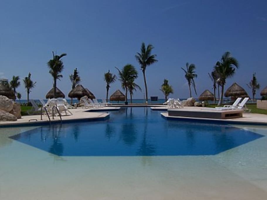 Infinity pool