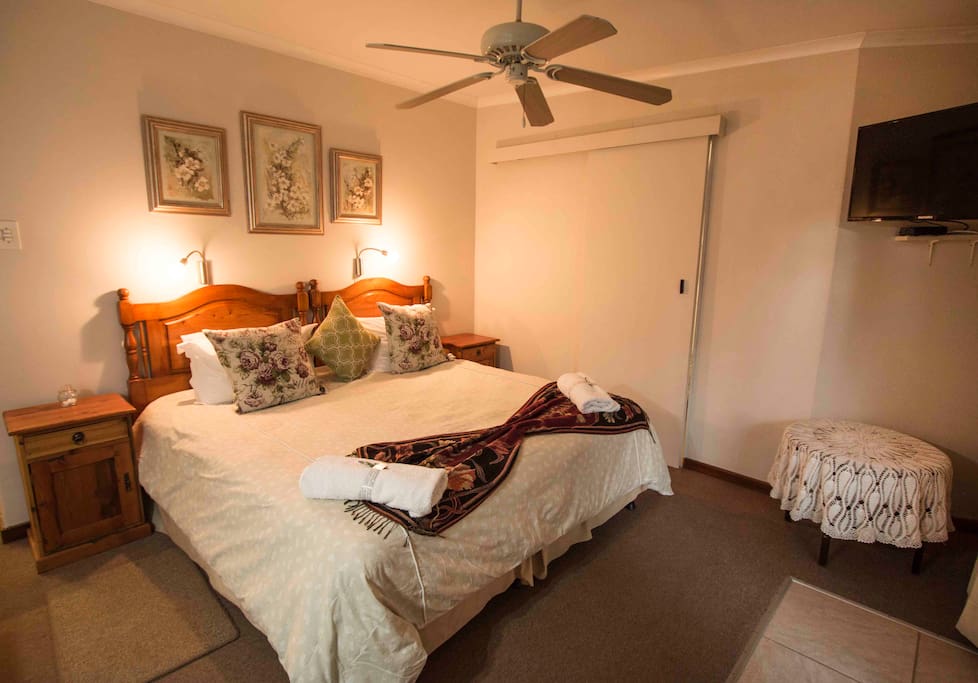Azalea Room
