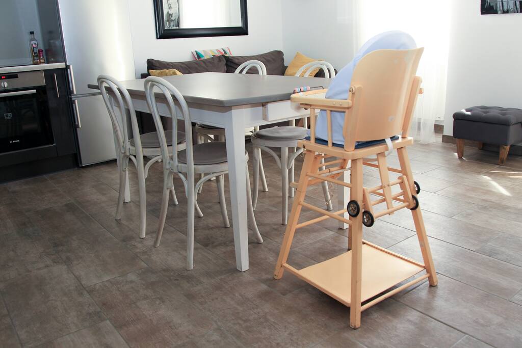 La chaise haute pour les repas de votre bébé