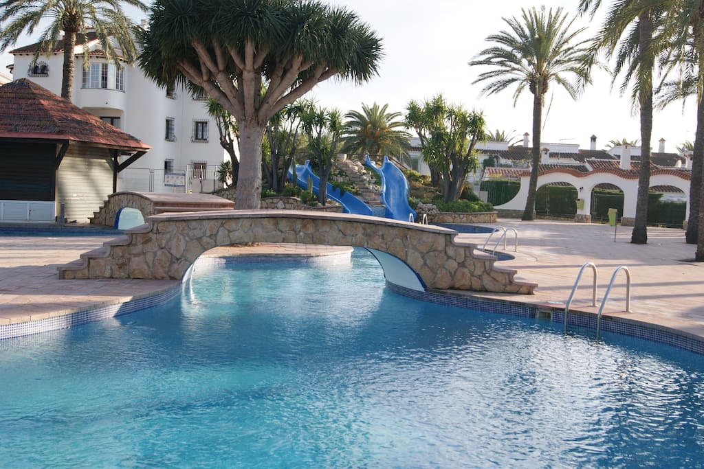 Piscina de toboganes