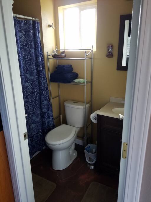 3/4 bath fully stocked with linens