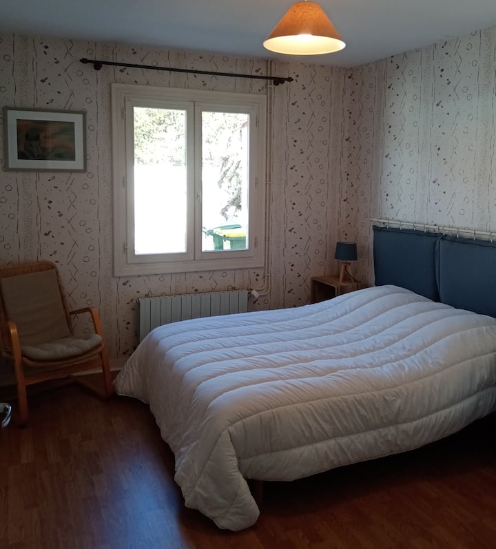 เตียงในห้องนอน 140