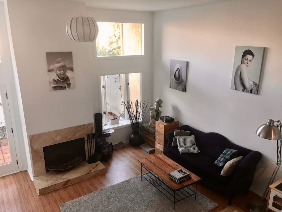 LIVING ROOM / COMMON AREA