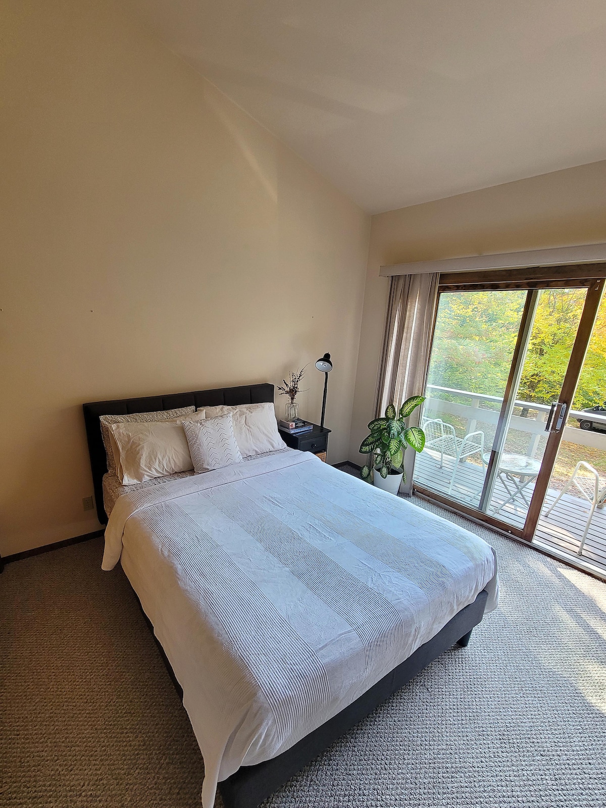 חדר שינה 2. מיטת קווין סייז