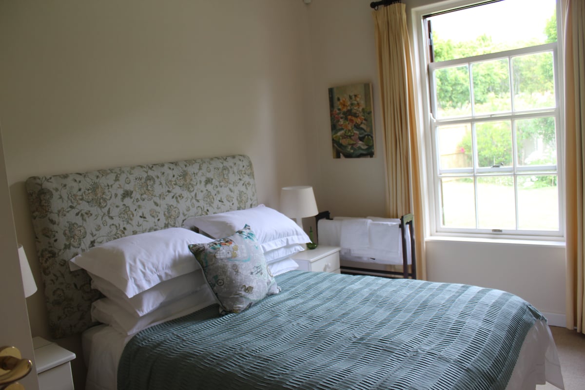 带双人床的第二间卧室