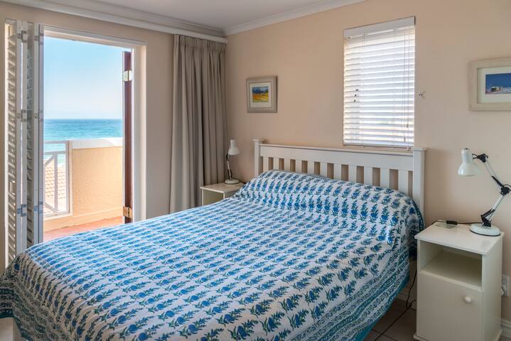 Great sea views at St James Terrace, Kalk Bay gallery image 4