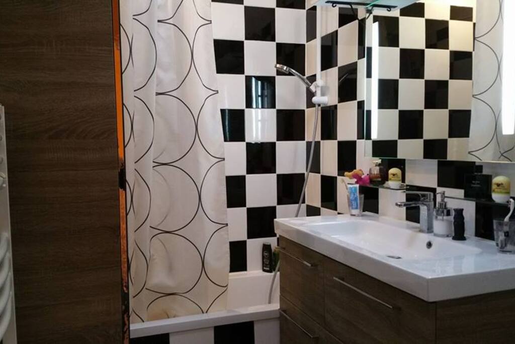 salle de bain partagée